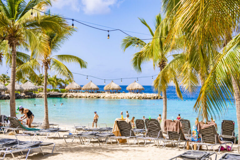 Overnames Curacao